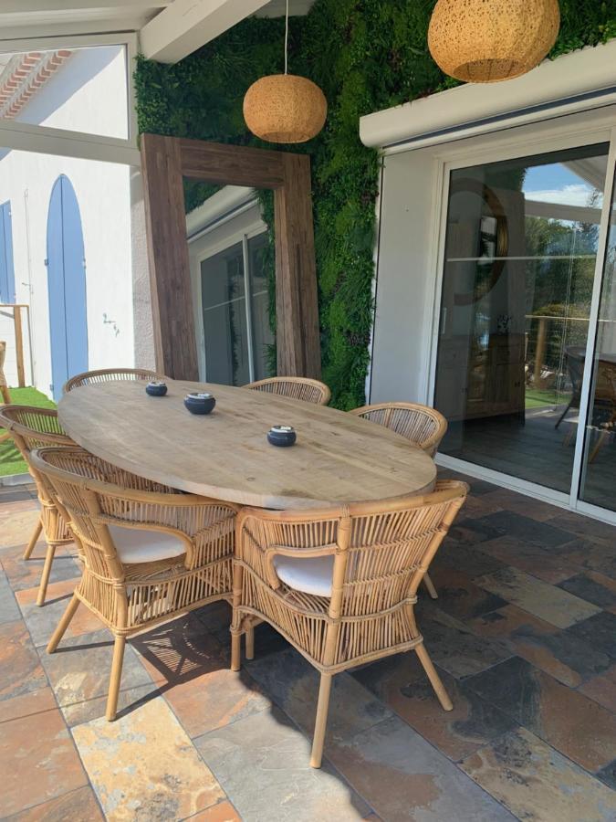 Villa La Quietude Ле Исамбр Екстериор снимка